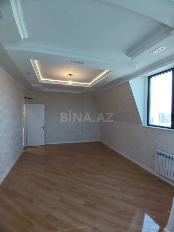 Satılır 4 otaqlı mənzil 160 m²