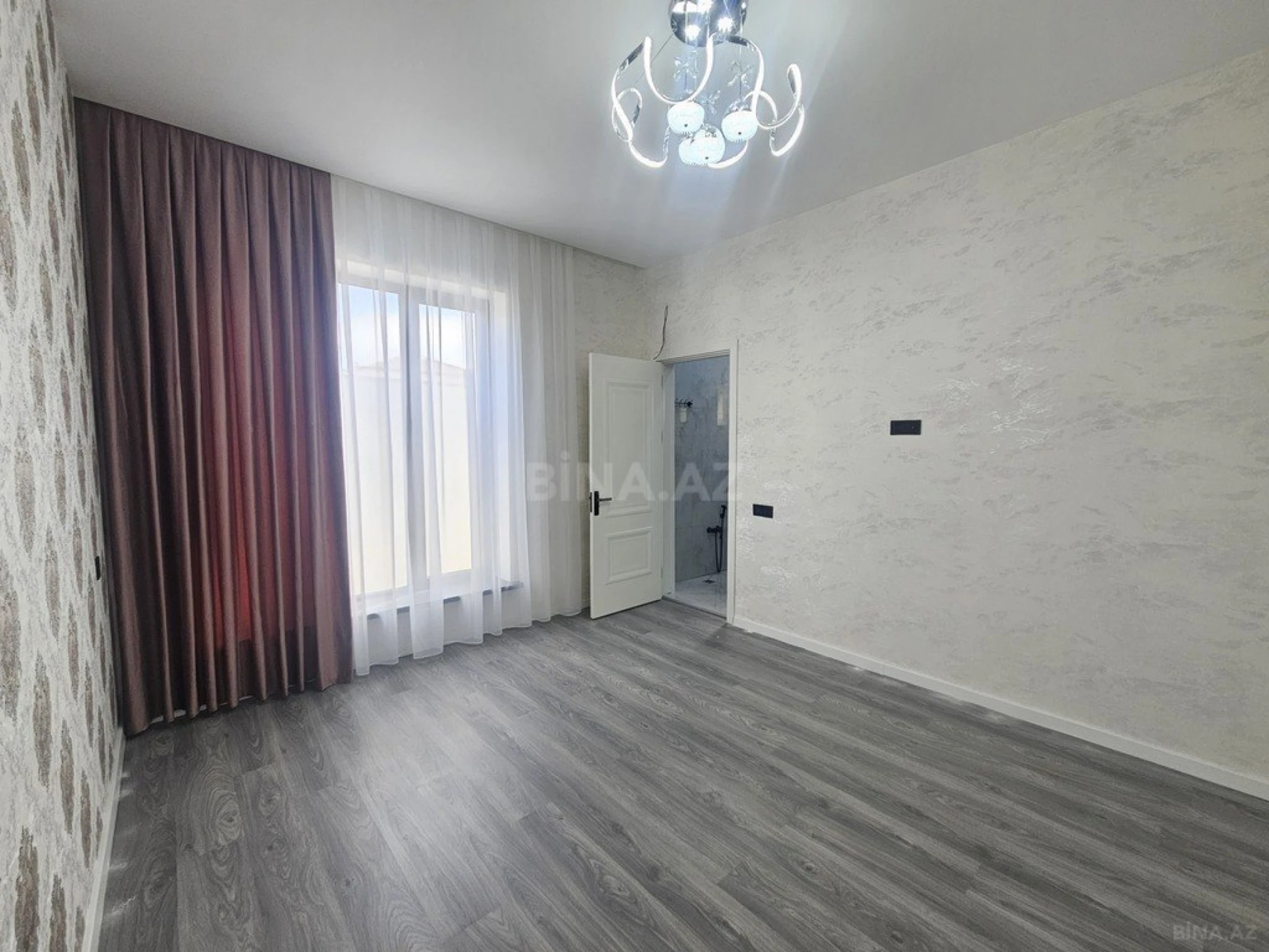 Satılır 4 otaqlı həyət evi 190 m²