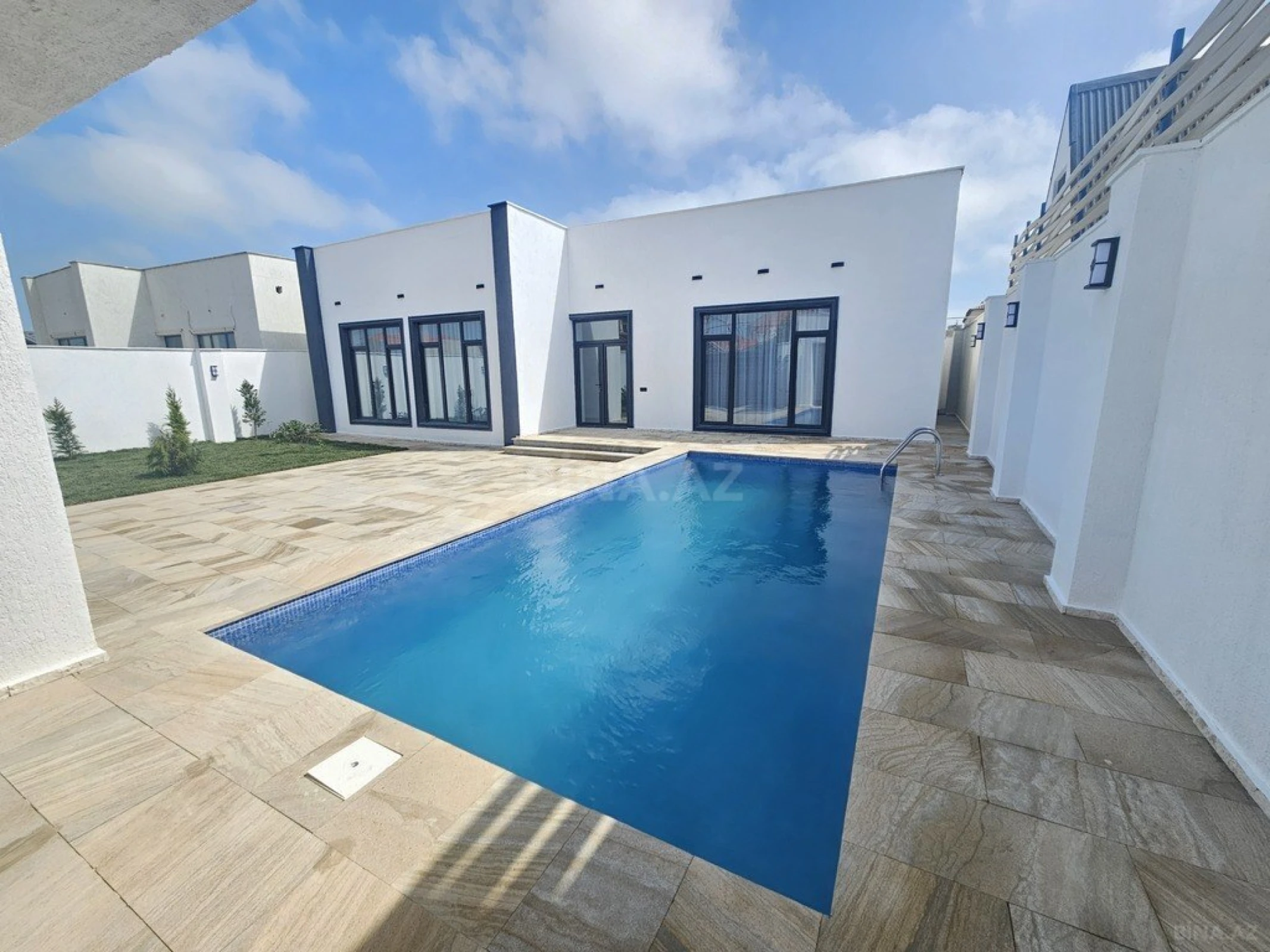 Satılır 4 otaqlı həyət evi 190 m²