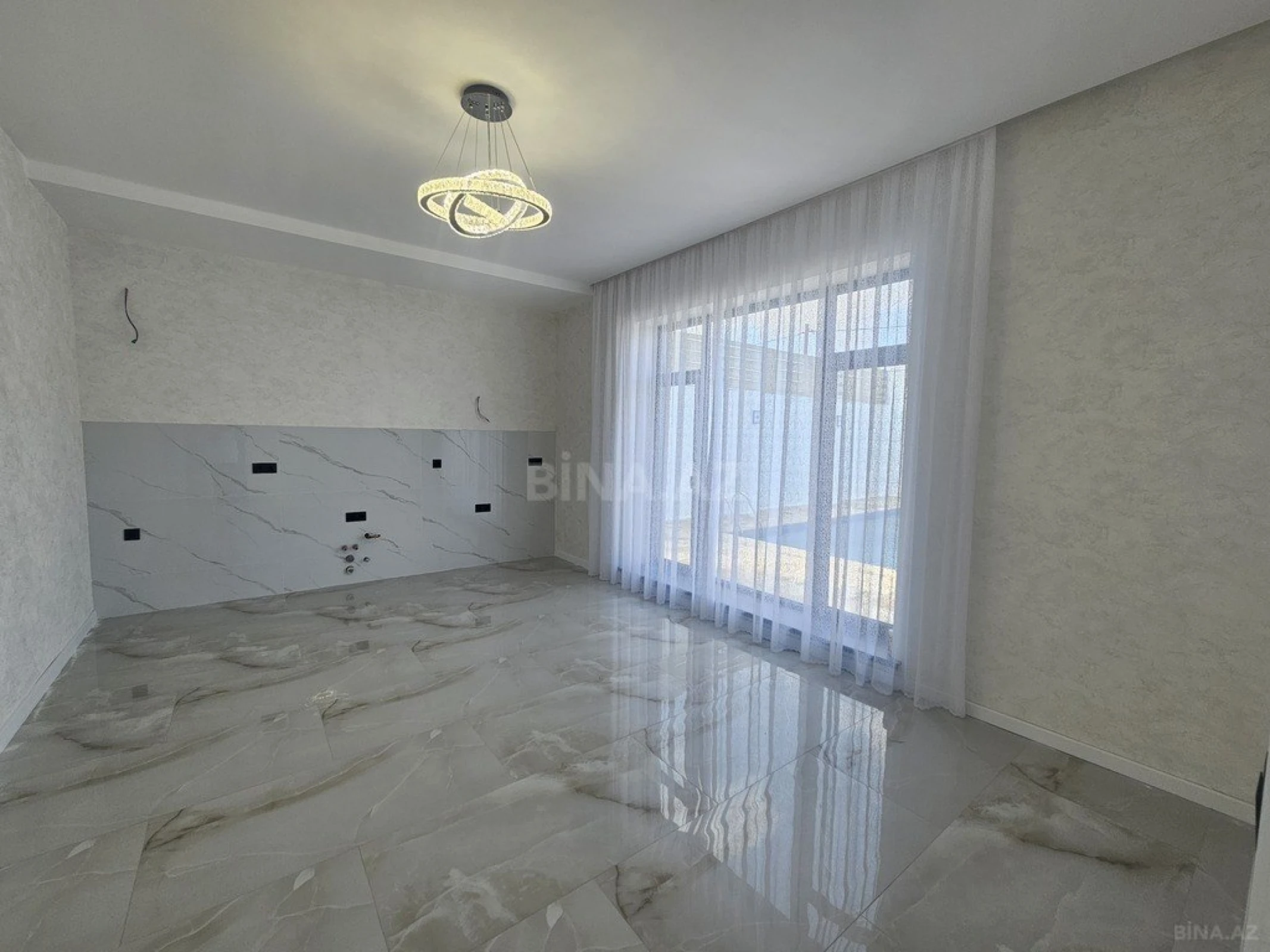 Satılır 4 otaqlı həyət evi 190 m²