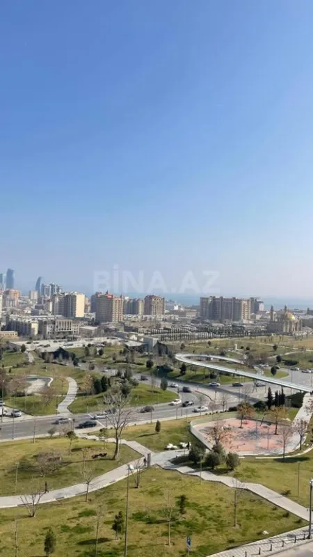 Kirayə verilir 5 otaqlı mənzil 300 m²