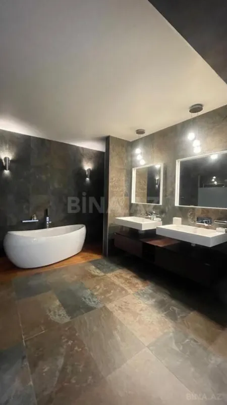 Kirayə verilir 5 otaqlı mənzil 300 m²