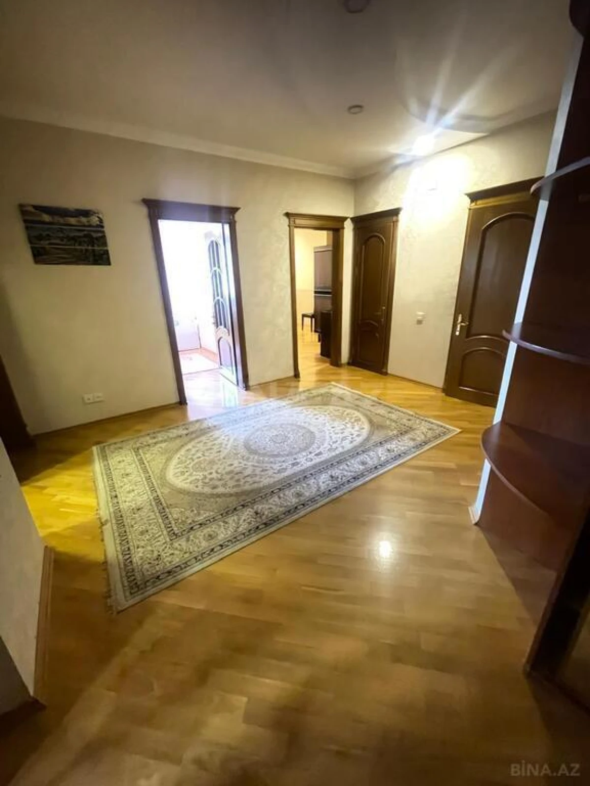 Satılır 3 otaqlı mənzil 145 m²