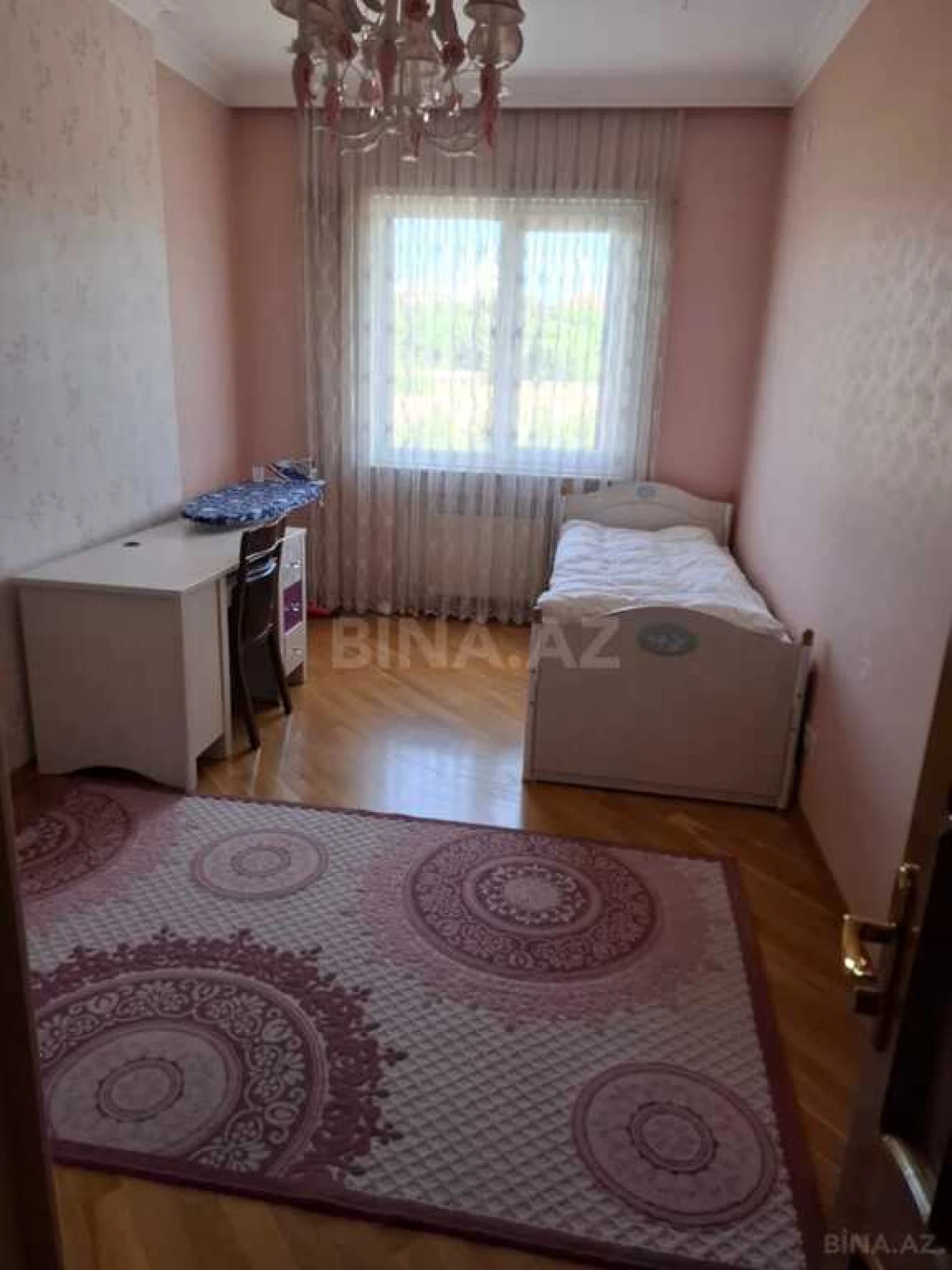 Satılır 3 otaqlı mənzil 145 m²