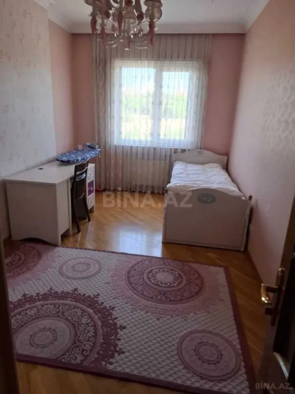 Satılır 3 otaqlı mənzil 145 m²
