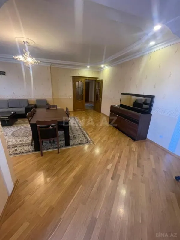 Satılır 3 otaqlı mənzil 145 m²