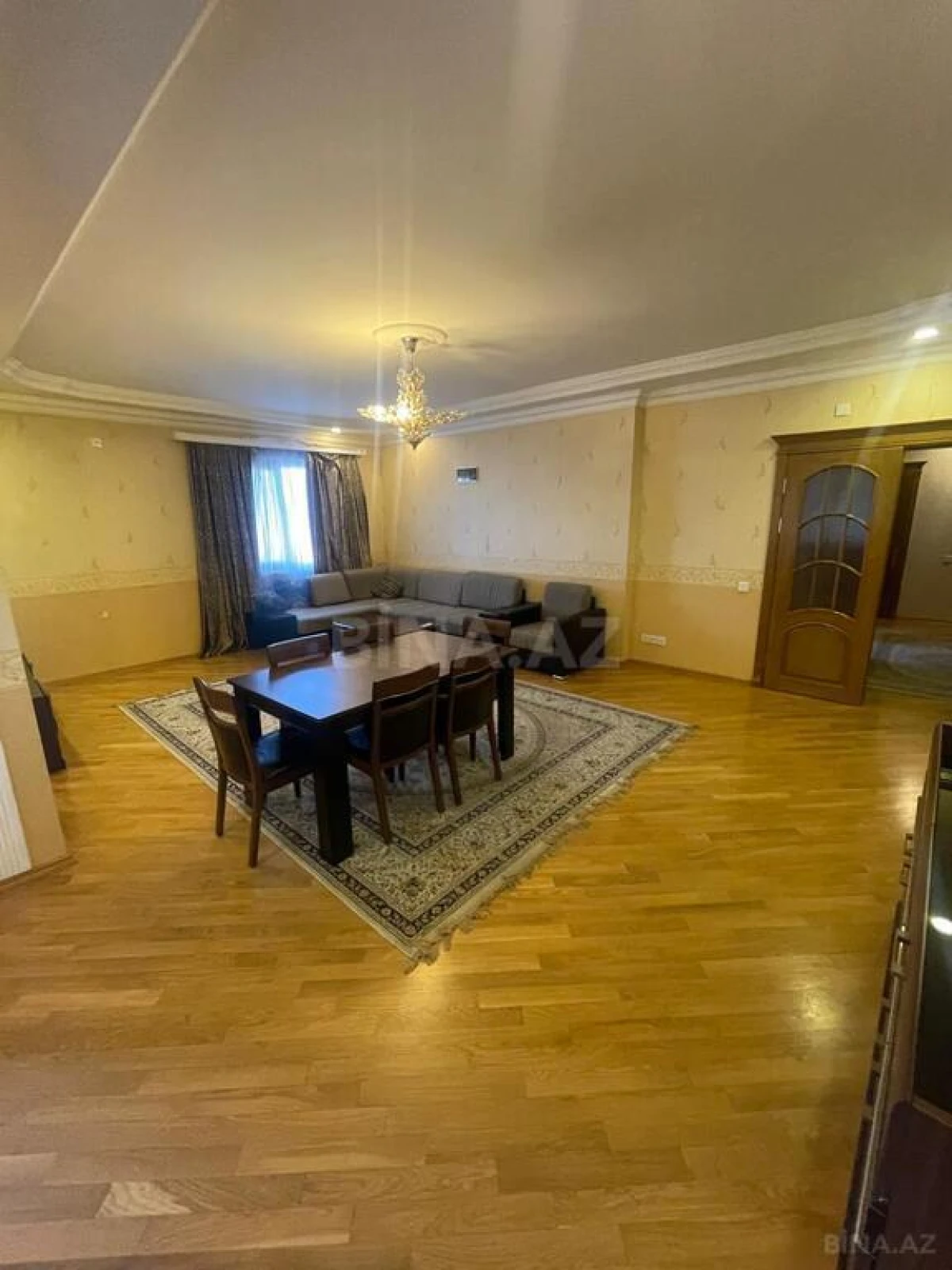 Satılır 3 otaqlı mənzil 145 m²
