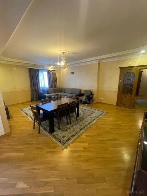 Satılır 3 otaqlı mənzil 145 m²