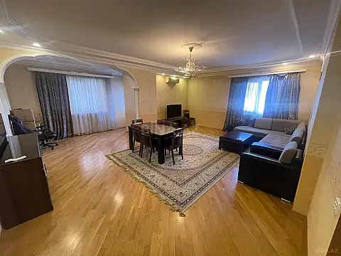 Satılır 3 otaqlı mənzil 145 m²