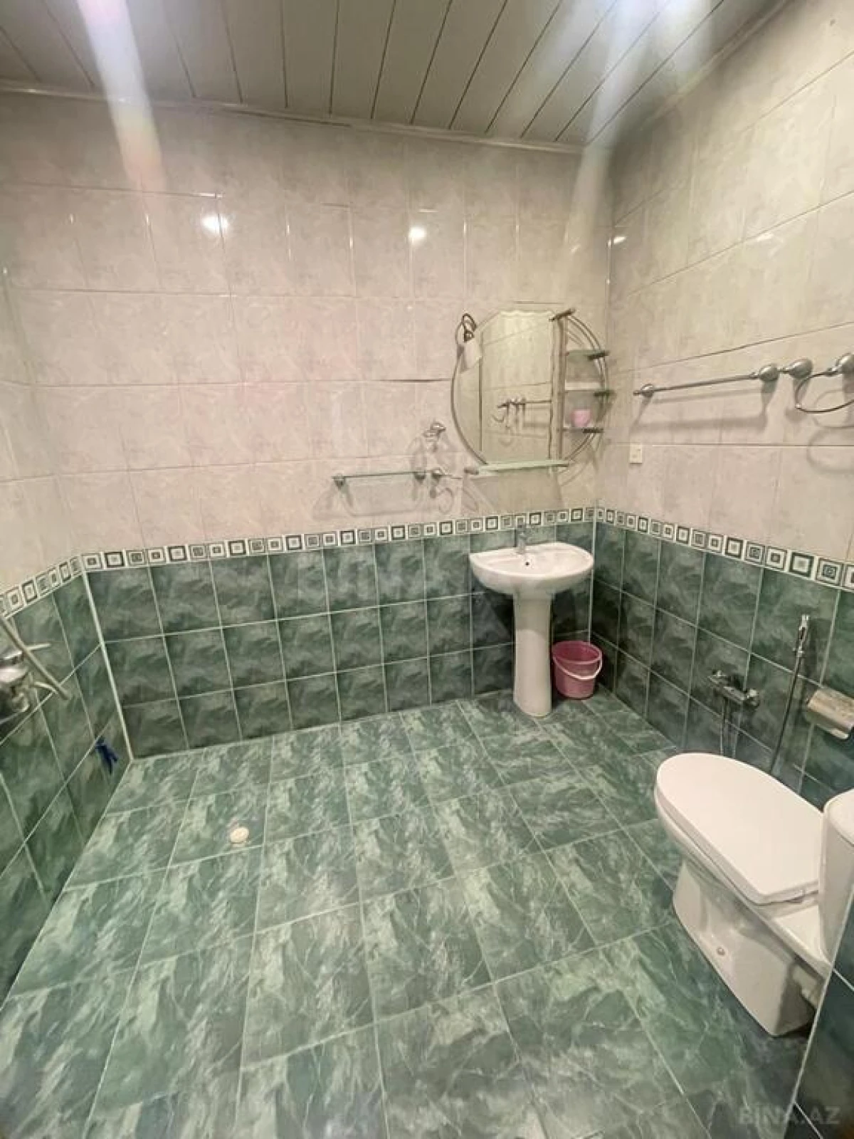 Satılır 3 otaqlı mənzil 145 m²