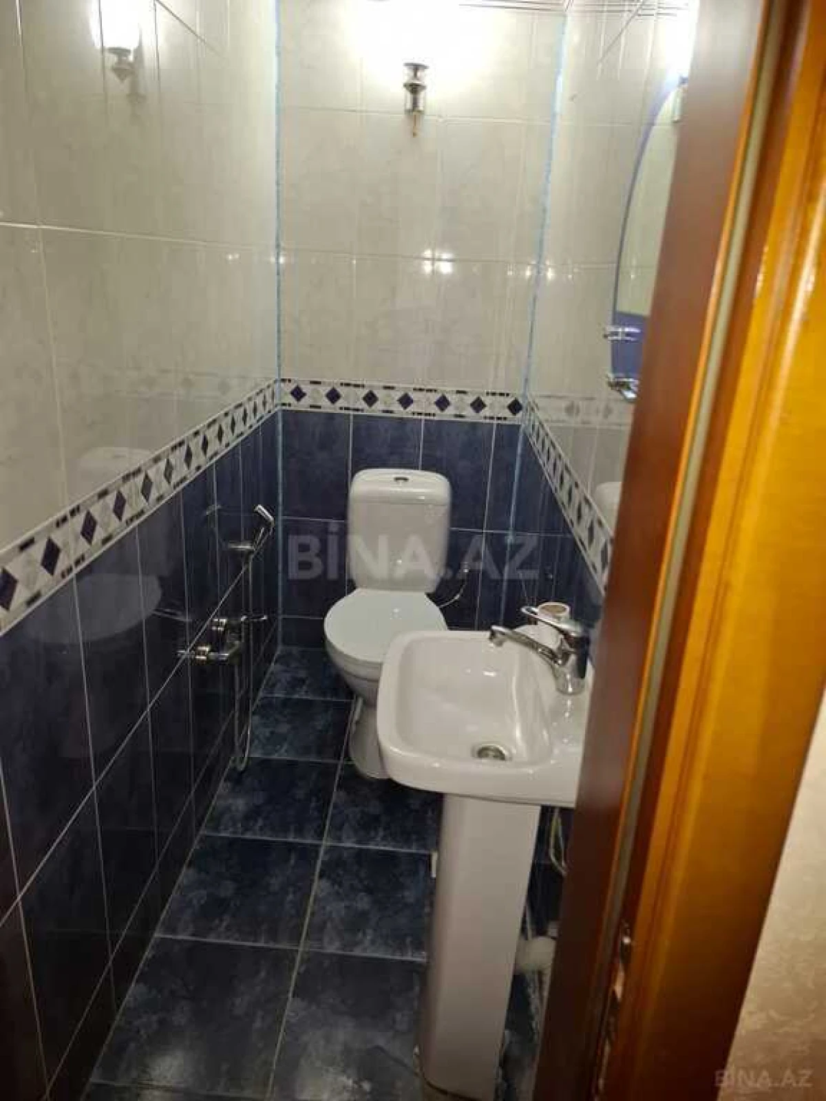 Satılır 3 otaqlı mənzil 145 m²