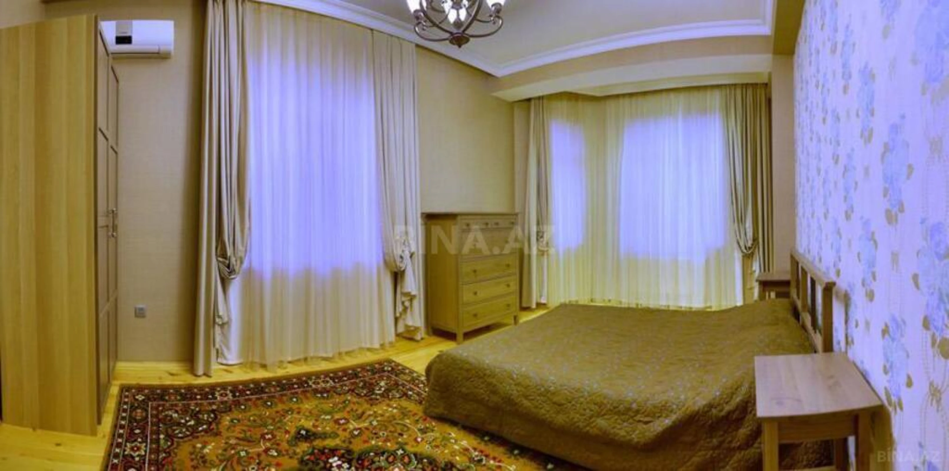 Satılır 14 otaqlı həyət evi 1000 m²