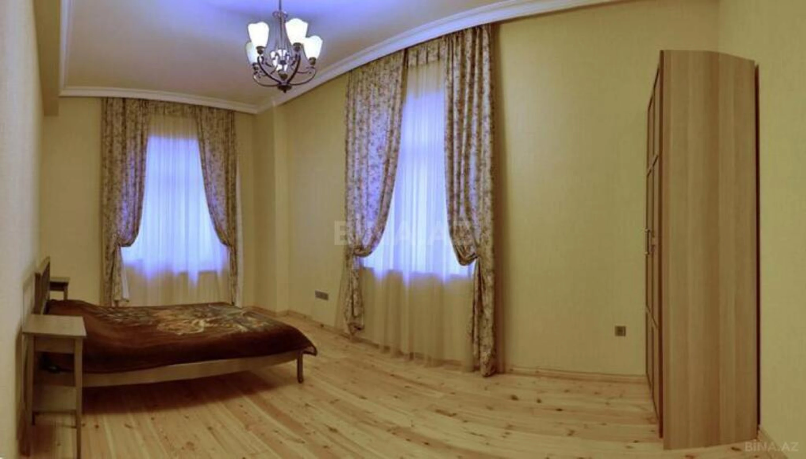 Satılır 14 otaqlı həyət evi 1000 m²