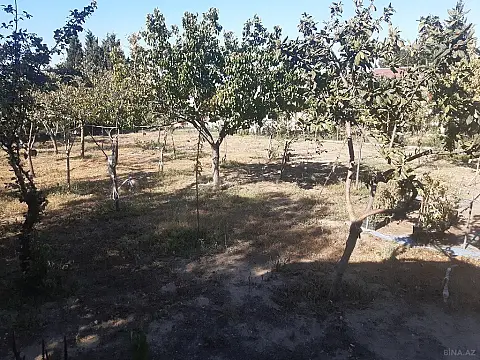 Satılır 14 otaqlı həyət evi 1000 m²