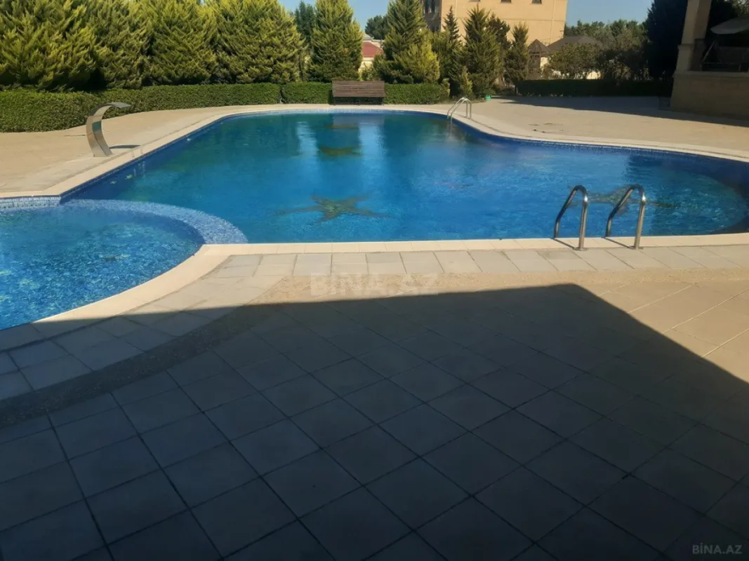 Satılır 14 otaqlı həyət evi 1000 m²