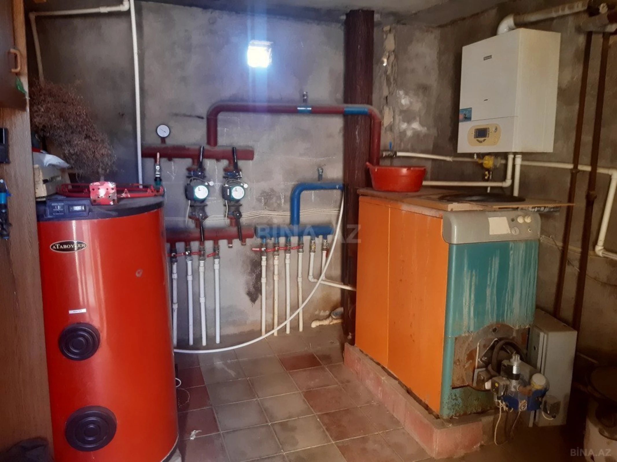 Satılır 14 otaqlı həyət evi 1000 m²