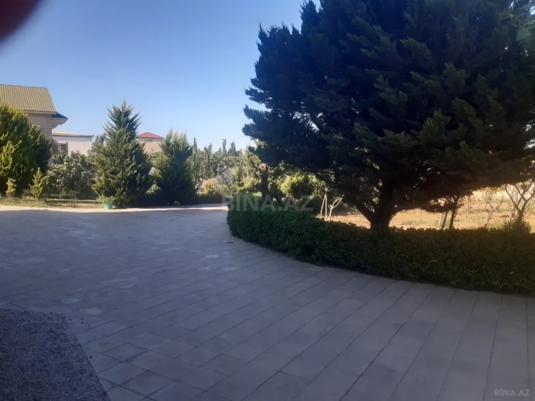 Satılır 14 otaqlı həyət evi 1000 m²