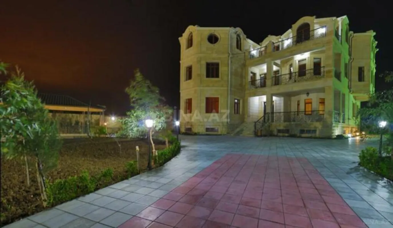 Satılır 14 otaqlı həyət evi 1000 m²