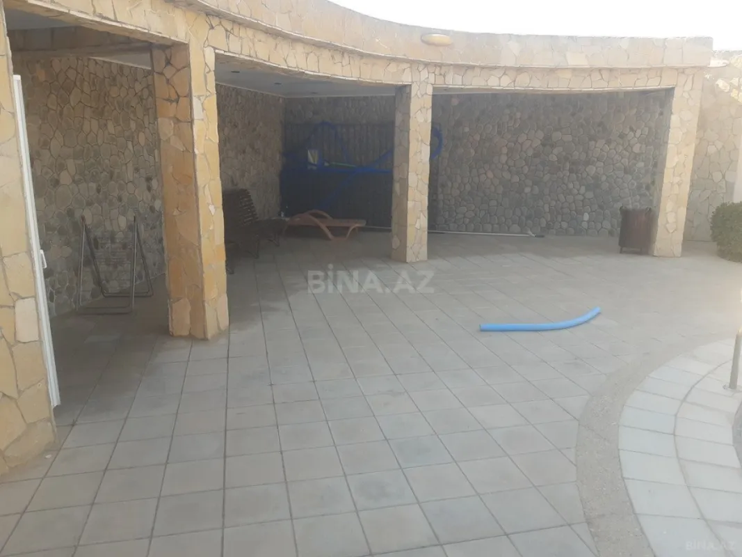 Satılır 14 otaqlı həyət evi 1000 m²