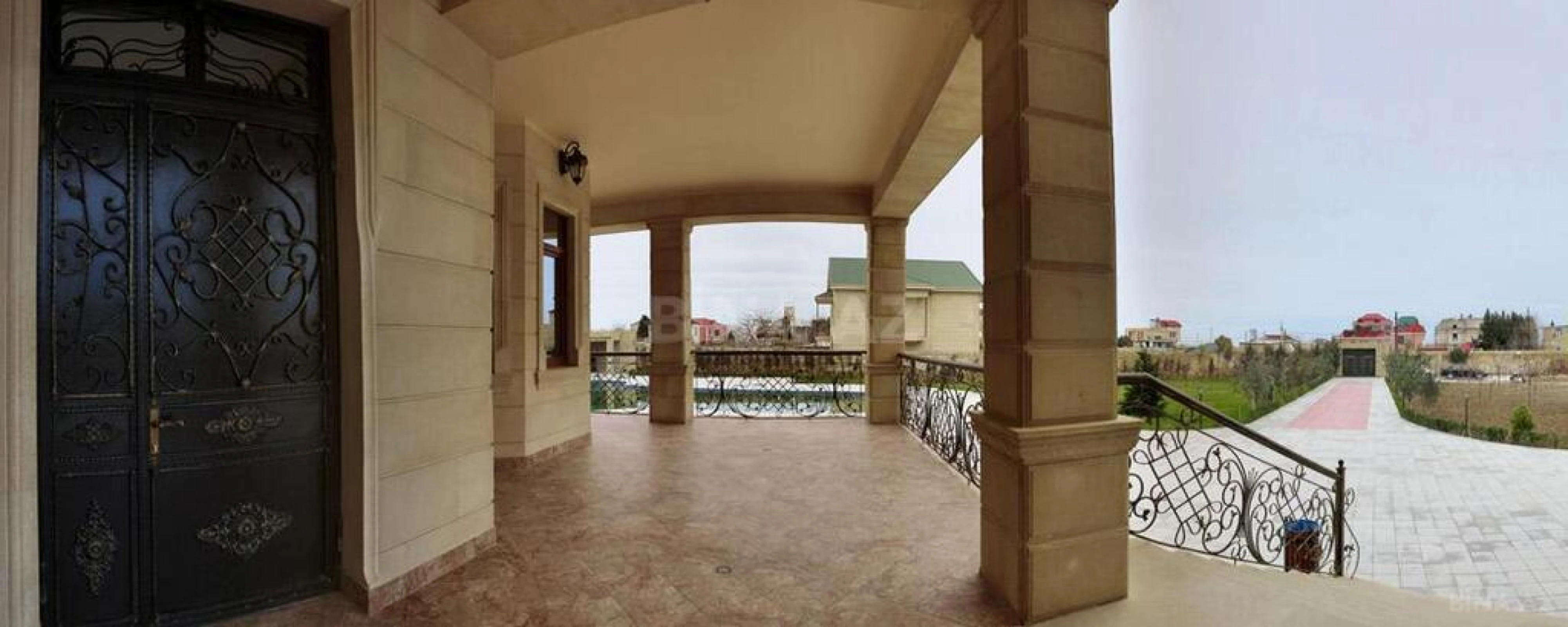 Satılır 14 otaqlı həyət evi 1000 m²