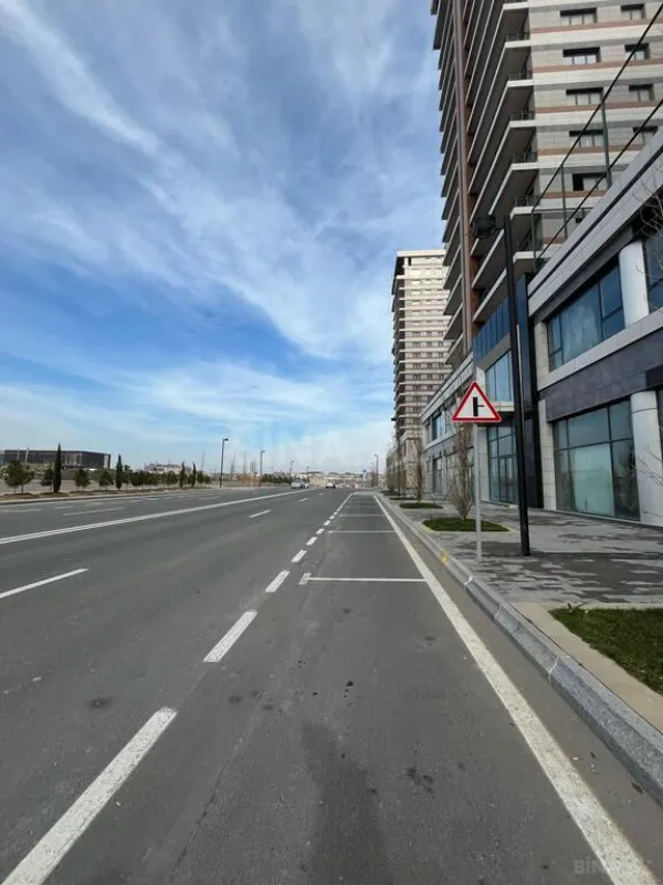 Satılır obyekt 360 m²