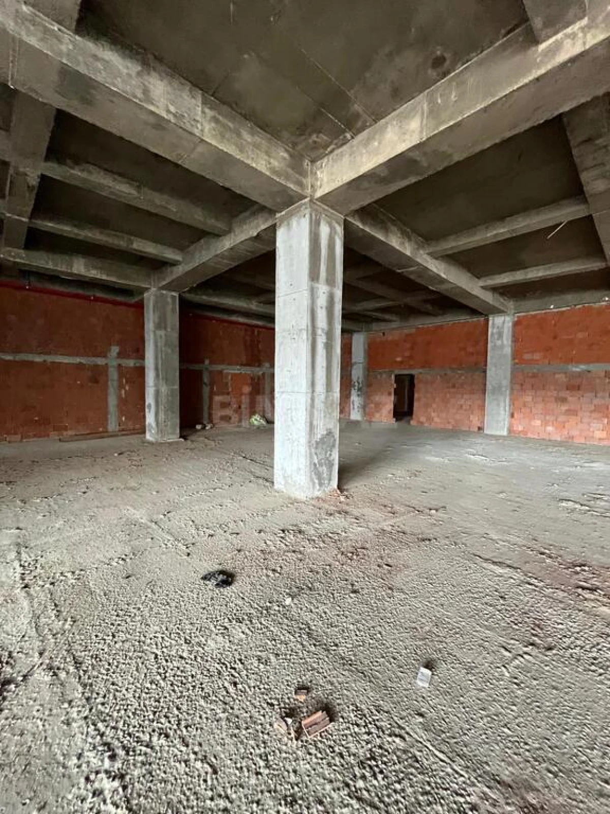 Satılır obyekt 360 m²