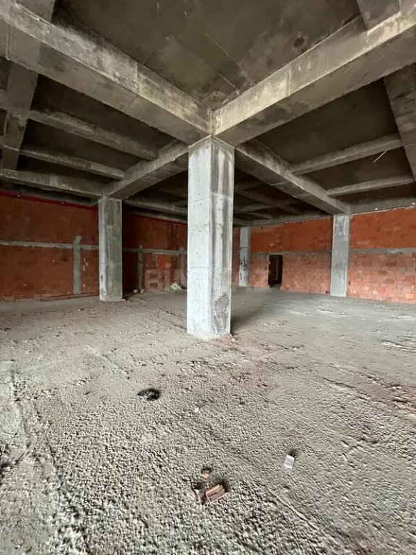 Satılır obyekt 360 m²