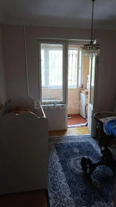Satılır 4 otaqlı mənzil 105 m²
