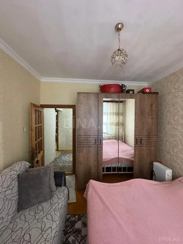 Satılır 4 otaqlı mənzil 105 m²