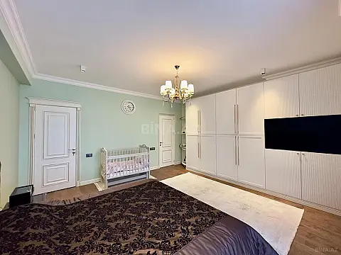 Satılır 4 otaqlı mənzil 155 m²