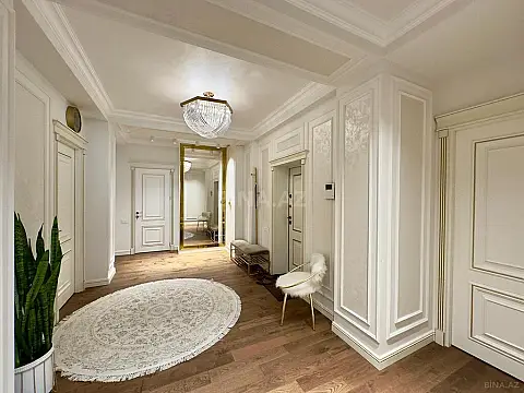 Satılır 4 otaqlı mənzil 155 m²