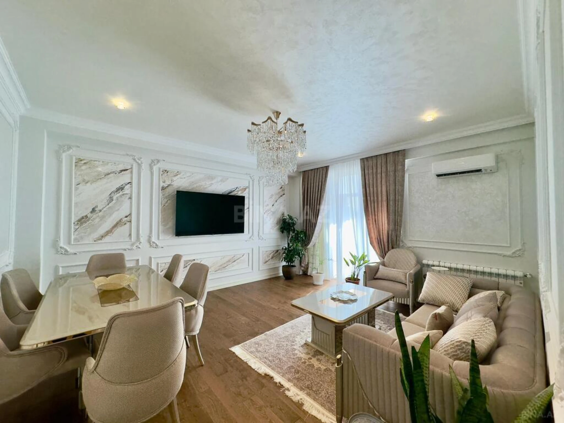 Satılır 4 otaqlı mənzil 155 m²