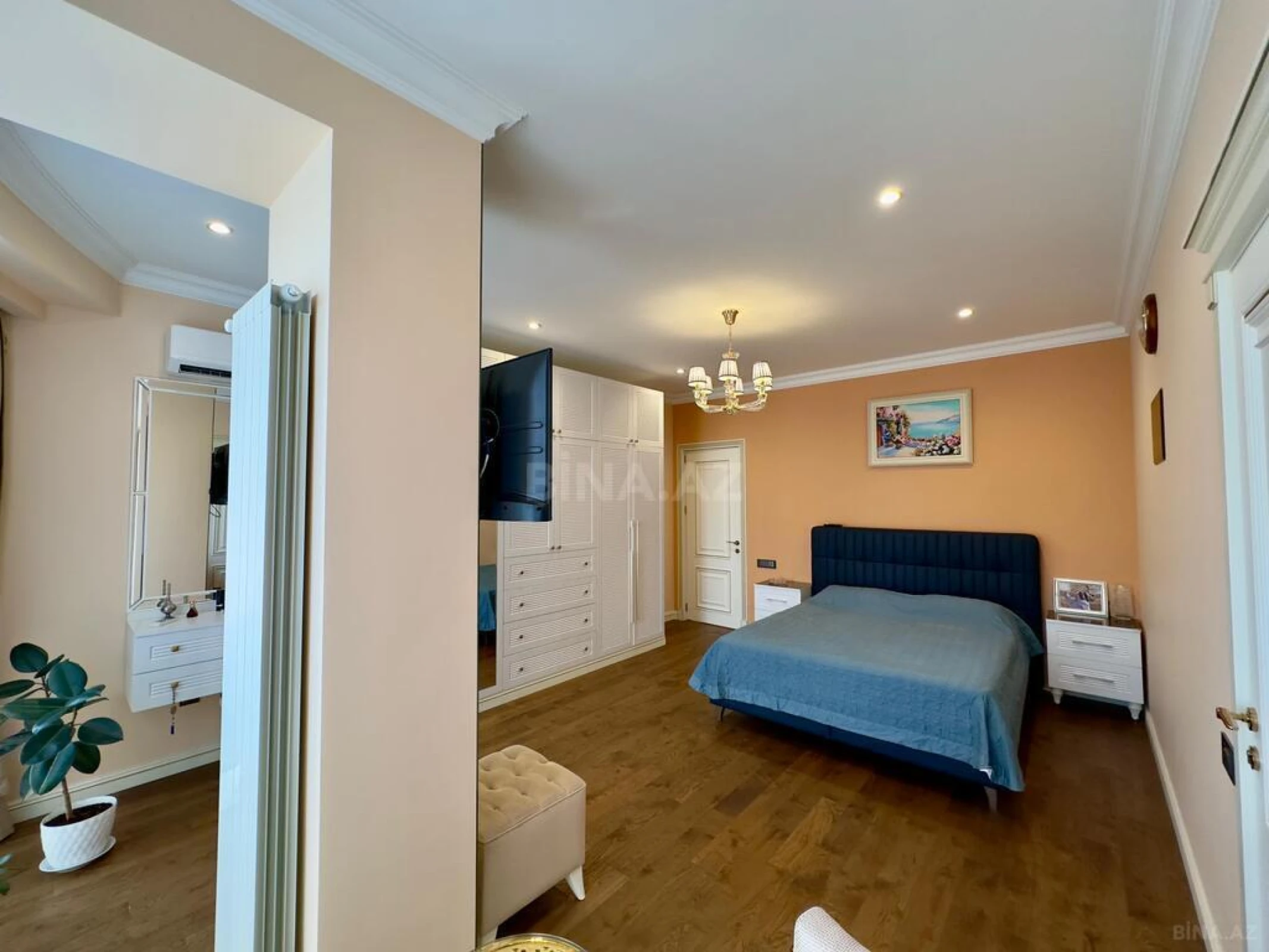 Satılır 4 otaqlı mənzil 155 m²