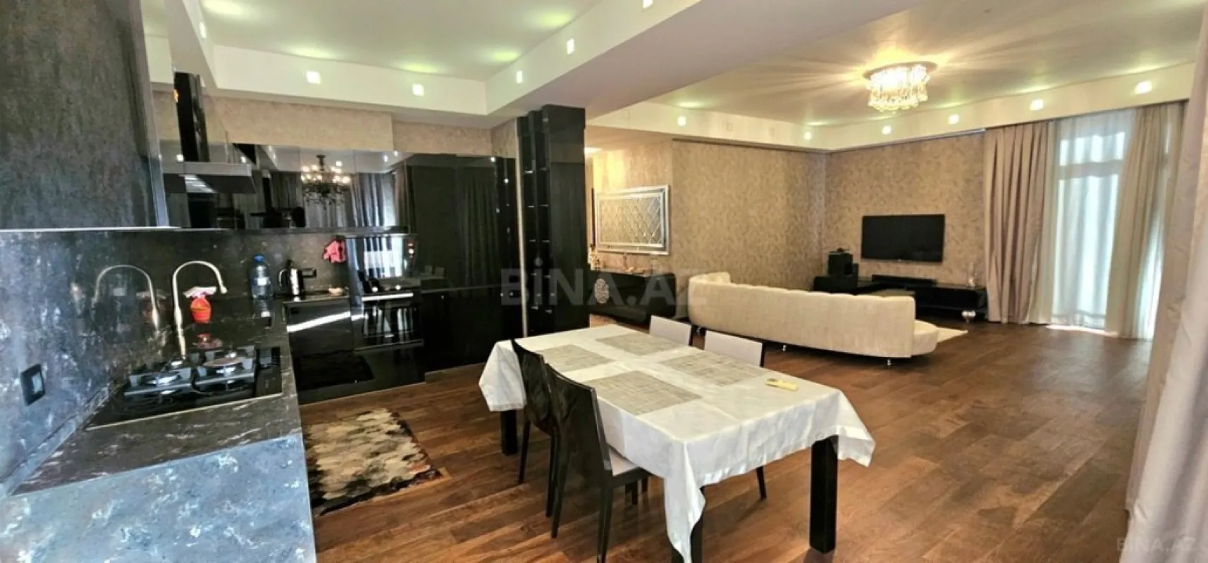 Satılır 3 otaqlı mənzil 136 m²