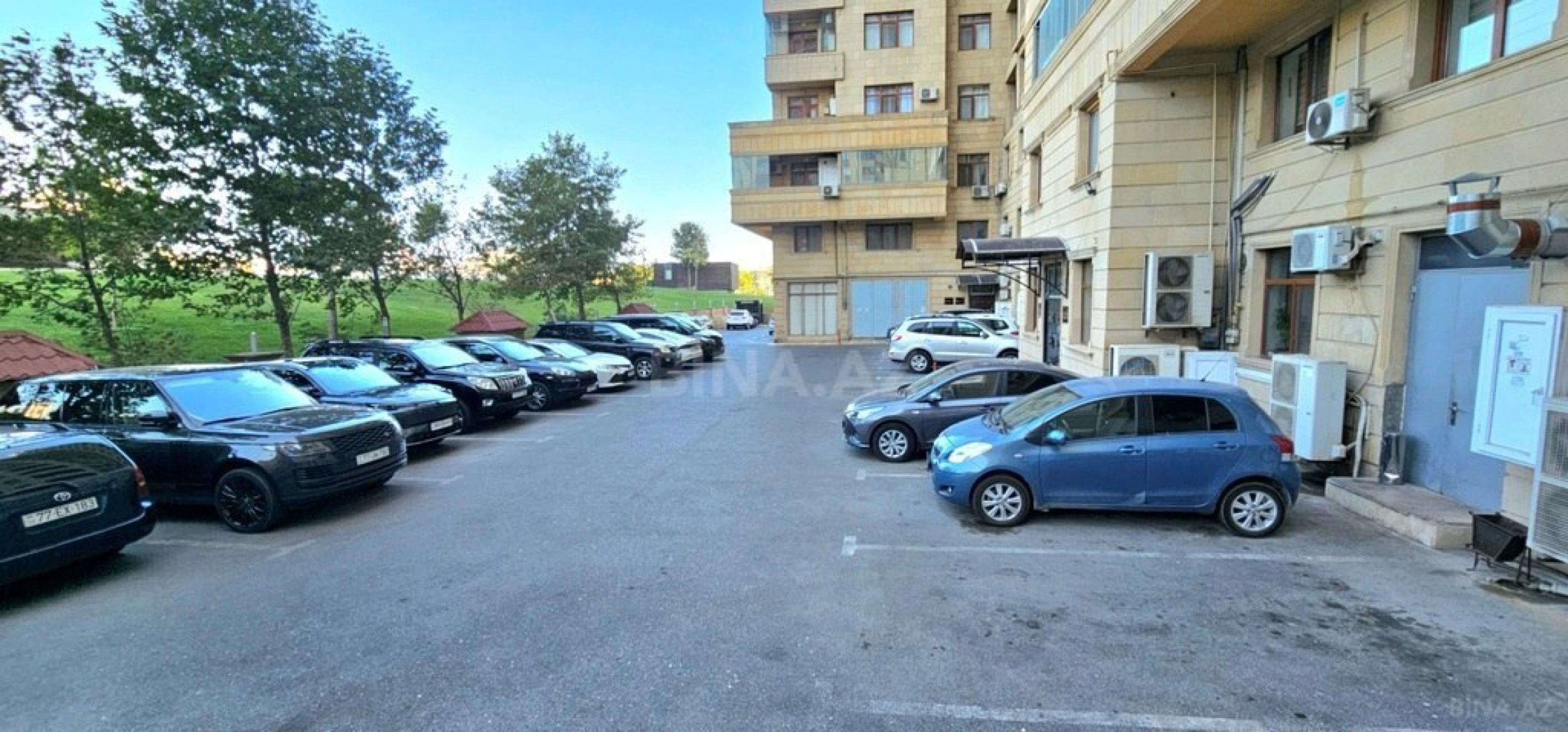 Satılır 3 otaqlı mənzil 136 m²