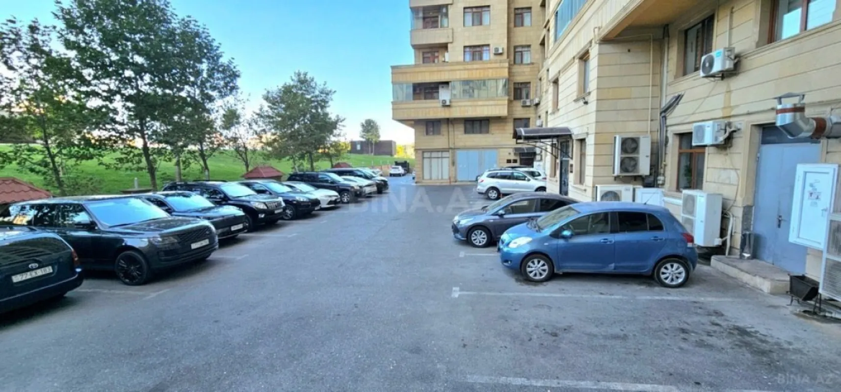 Satılır 3 otaqlı mənzil 136 m²