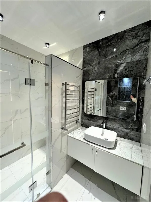 Kirayə verilir 3 otaqlı mənzil 150 m²