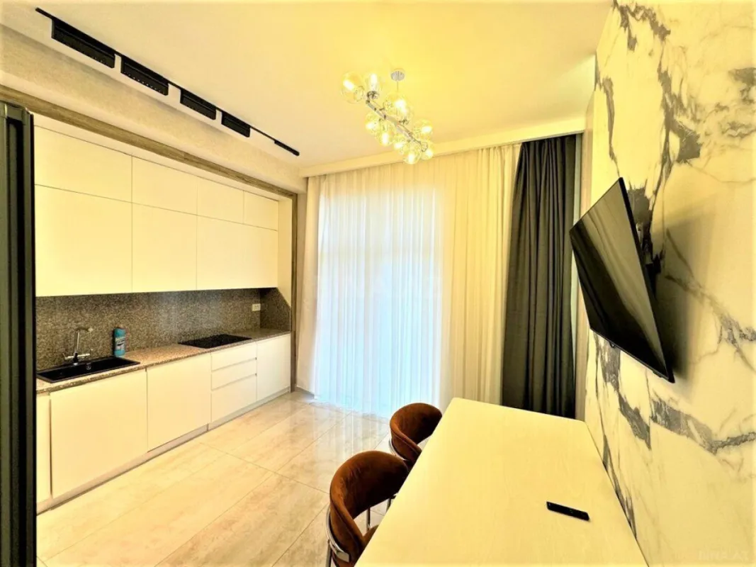 Kirayə verilir 3 otaqlı mənzil 150 m²