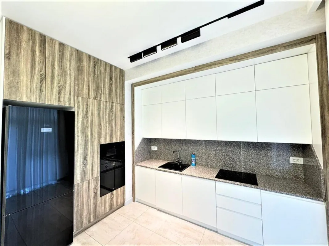 Kirayə verilir 3 otaqlı mənzil 150 m²