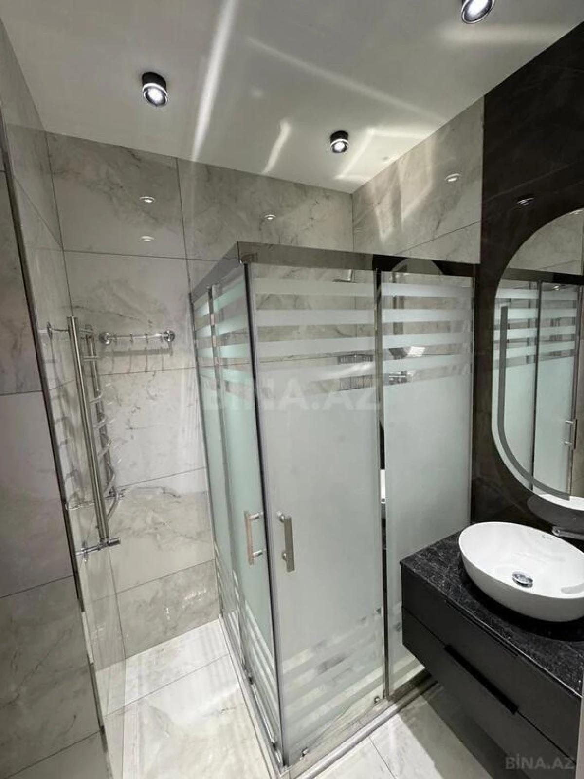 Kirayə verilir 3 otaqlı mənzil 150 m²