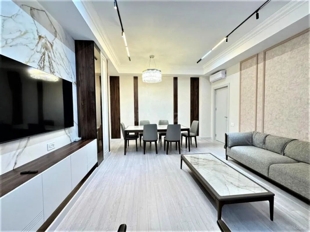 Kirayə verilir 3 otaqlı mənzil 150 m²