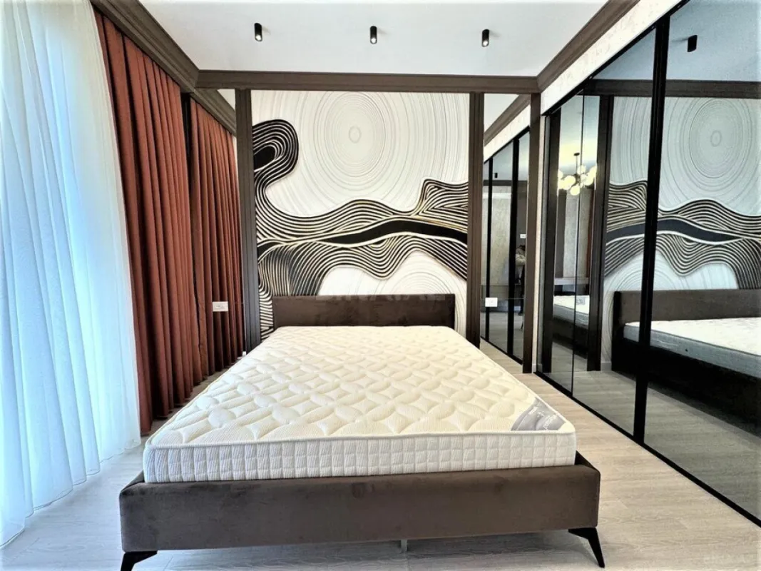 Kirayə verilir 3 otaqlı mənzil 150 m²