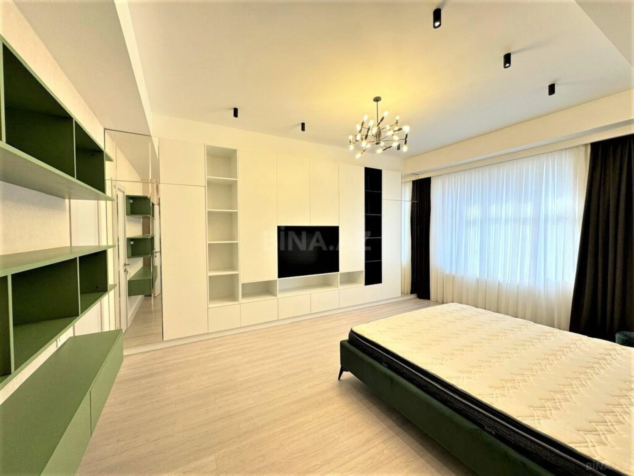 Kirayə verilir 3 otaqlı mənzil 150 m²