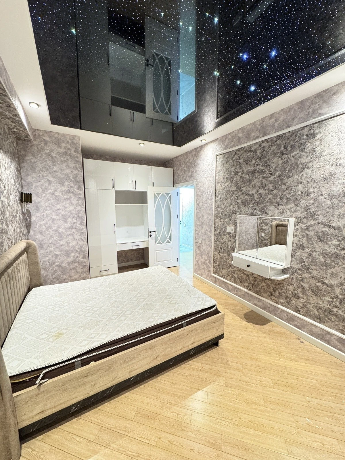 Kirayə verilir 2 otaqlı mənzil 65 m²