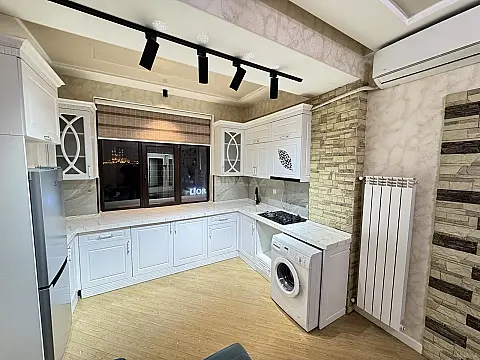 Kirayə verilir 2 otaqlı mənzil 65 m²