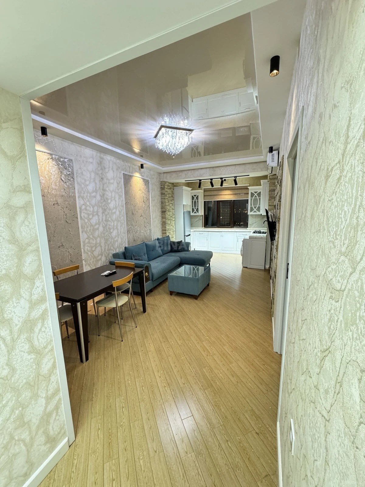Kirayə verilir 2 otaqlı mənzil 65 m²