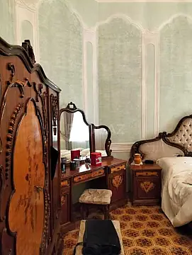 Satılır 8 otaqlı mənzil 250 m²