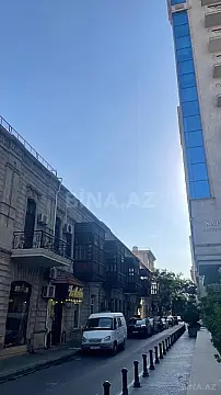 Satılır 8 otaqlı mənzil 250 m²