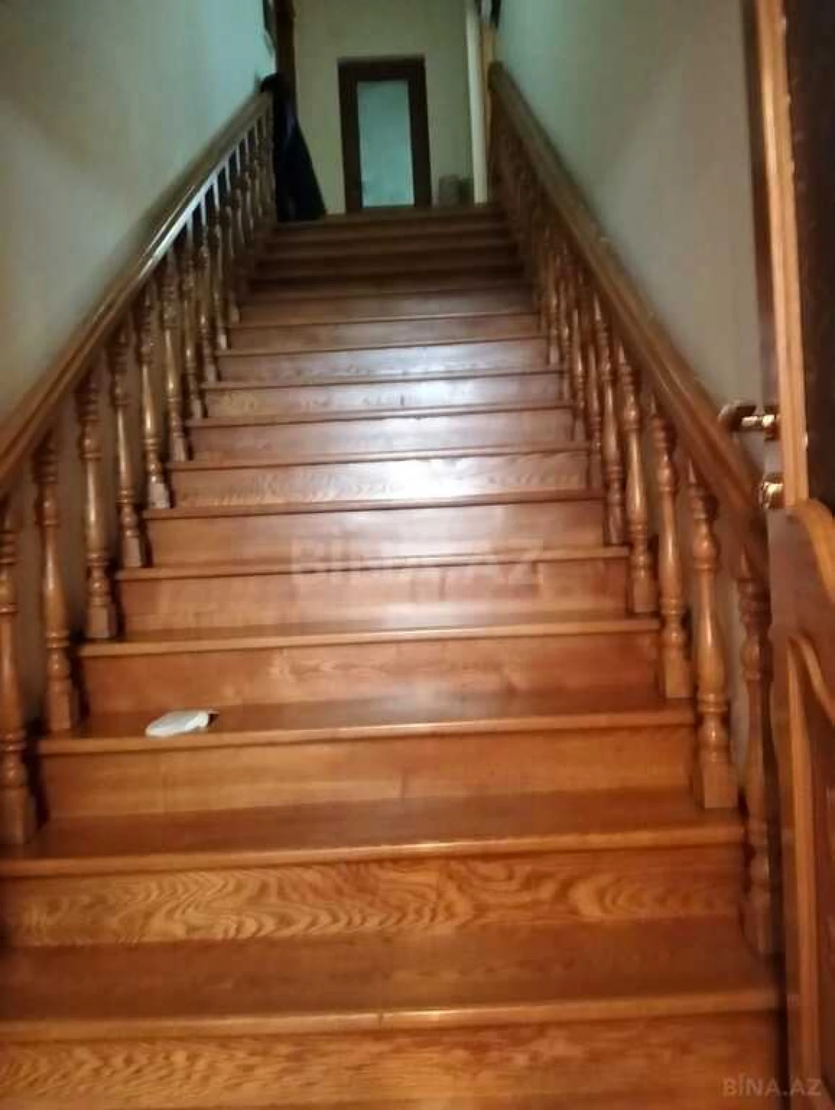 Satılır 8 otaqlı mənzil 250 m²