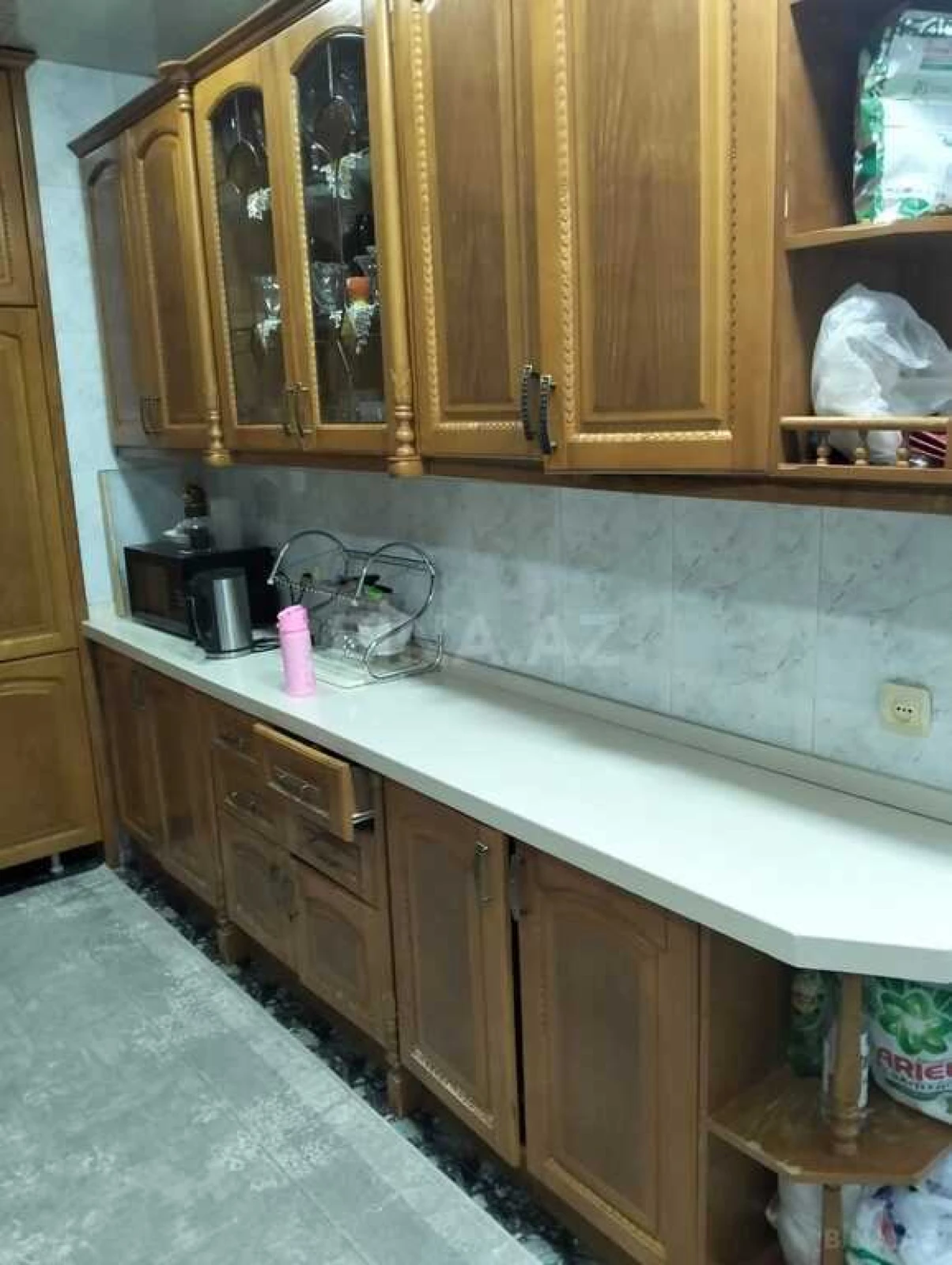 Satılır 8 otaqlı mənzil 250 m²